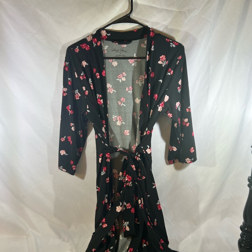 Marilyn Monroe Gray Kimono with Pink Floral Design